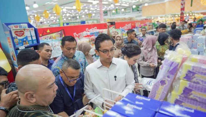 Rico Waas Tinjau Brastagi Supermarket dan Temukan Permen Tidak Jelas Tanggal Kadaluarsanya