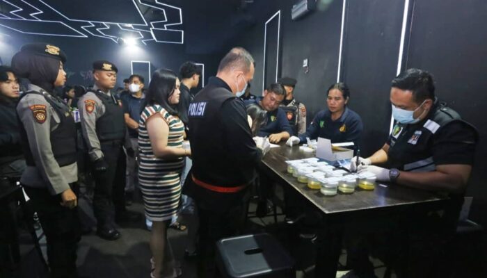 Polda Sumut Gelar Razia Gabungan di THM Helen’s Night Mart, Dua Pengunjung Positif Narkoba