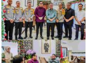 Moment Kebersamaan di Natal 2025, Wali Kota Medan Hadiri Open House Kapolda Sumut