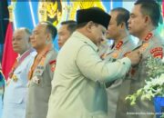 Presiden Prabowo Anugerahkan Satyalancana Wira Karya kepada Kapolda Sumut