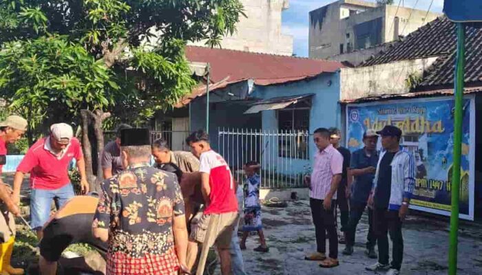 Rico Waas Salurkan Dua Ekor Sapi Kurban untuk Wartawan Pemko Medan Momen Iduladha 1447 H